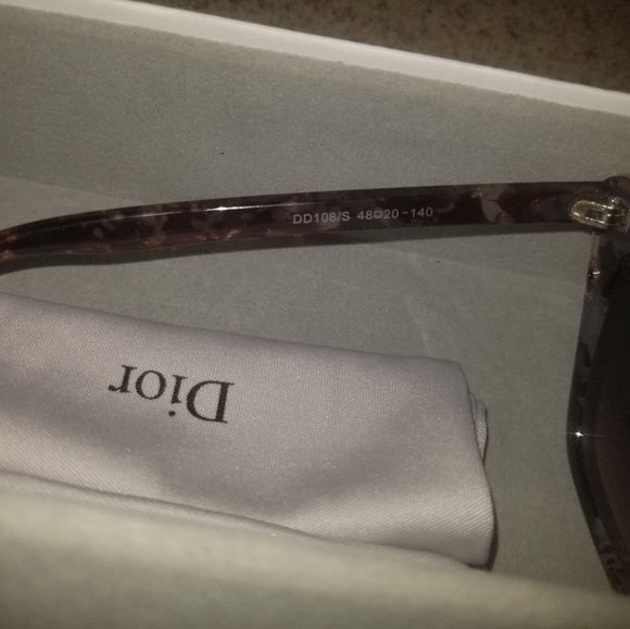 Dior Cat Eye Sunglasses - Picture 4 of 5